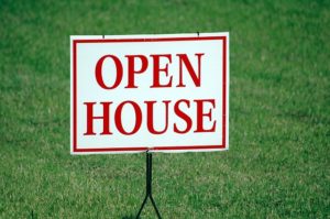Read more about the article Preparing Your Garage for An Open House