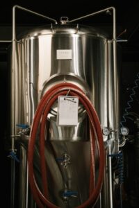 Read more about the article Turn Your Garage into a Personal Home Brewery